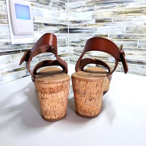 MAURICES Platform Wedges - Picture 4 of 5